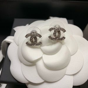 Chanel Silver CC logo Crystal Earring